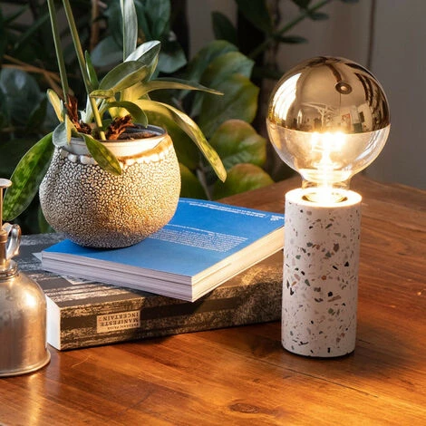 XANLITE - Ampoule LED G95 Gold, Culot E27, 8W Cons. (62W Eq.), 360 Lumens, Lumière Blanc Chaud - RFDE850B95TG 4 XANLITE - Ampoule LED G95 Gold, Culot E27, 8W Cons. (62W Eq.), 360 Lumens, Lumière Blanc Chaud - RFDE850B95TG – Image 2