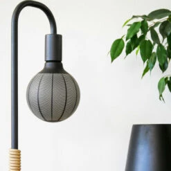 XANLITE - Ampoule Déco LED Filament, Aspect Aiguilles De Pin Noir, G125, Culot E27, 4W Cons. 2700K Blanc Chaud - RFDEB125GRAPHLI -Pas Cher Ampoule LED Boutique 47378242 3