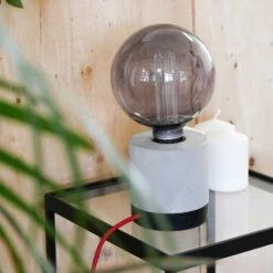 XANLITE - Ampoule LED Déco Hologramme Globe (G125) Au Verre Fumé, Culot E27, 4W Cons., 100 Lumens, Lumière Blanc Chaud - RFDHE200B125SF 9 XANLITE - Ampoule LED Déco Hologramme Globe (G125) Au Verre Fumé, Culot E27, 4W Cons., 100 Lumens, Lumière Blanc Chaud - RFDHE200B125SF -Pas Cher Ampoule LED Boutique 47378510 3